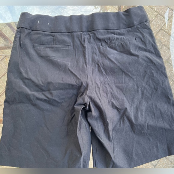 Women’s Ellen Tracey Black Shorts new nwot - Picture 2 of 5